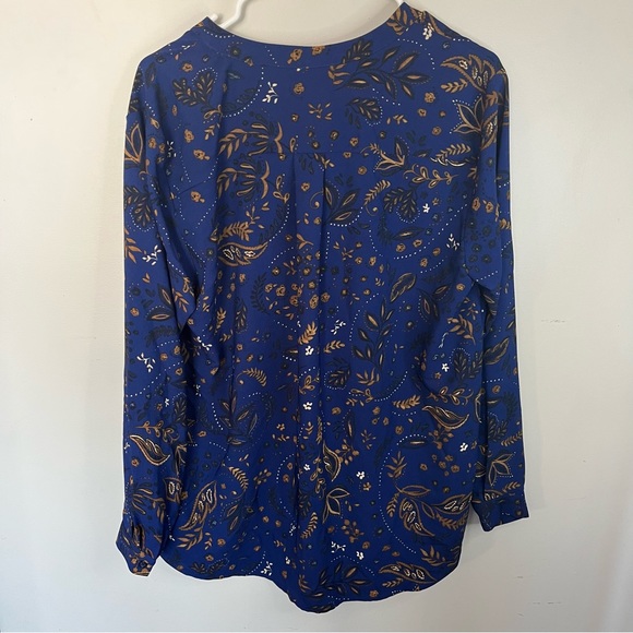 3/$40 Ladies Size Large Hilary Radley Navy and Tan long Sleeve floral Blouse - Picture 2 of 7